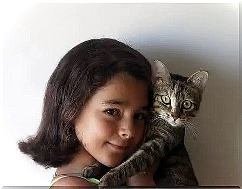 girl and cat