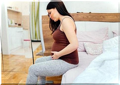 Appendicitis in pregnancy: symptoms and risks