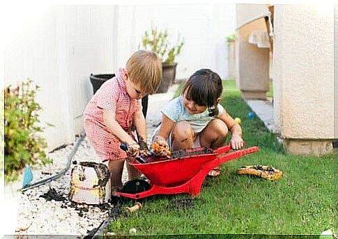 How playing and getting dirty affects child development