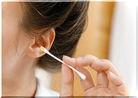 Cotton swab to clean the child's ears