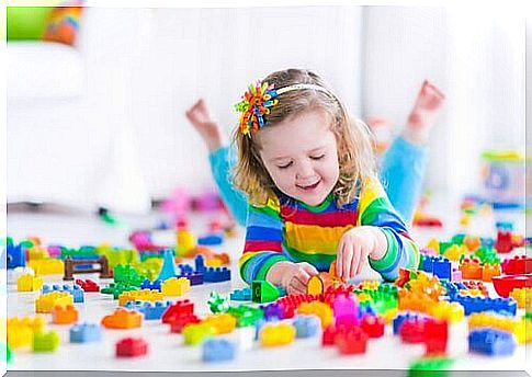 There are different options and techniques for children to learn to play on their own.